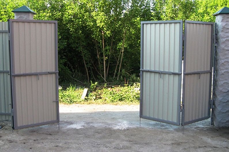 Особенности конструкции дверей и ставней из гофрокартона - Двери складные гармошкой