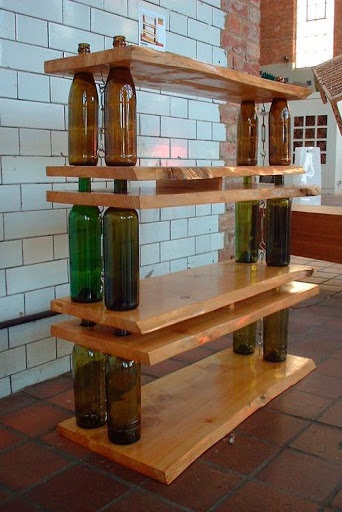 Поделки из стеклянных бутылок для сада, кухни, дачи своими руками. Фото