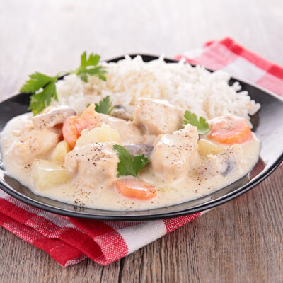 Куриное филе с картофелем и грибами в сливочном соусе - рецепт с фото
